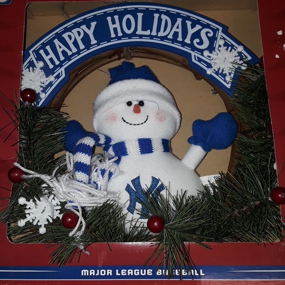 MLB New York Yankees Christmas Wreath - Picture 1 of 8